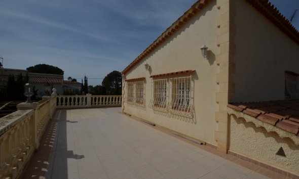 Reventa - Chalet / Villa  -
Albir