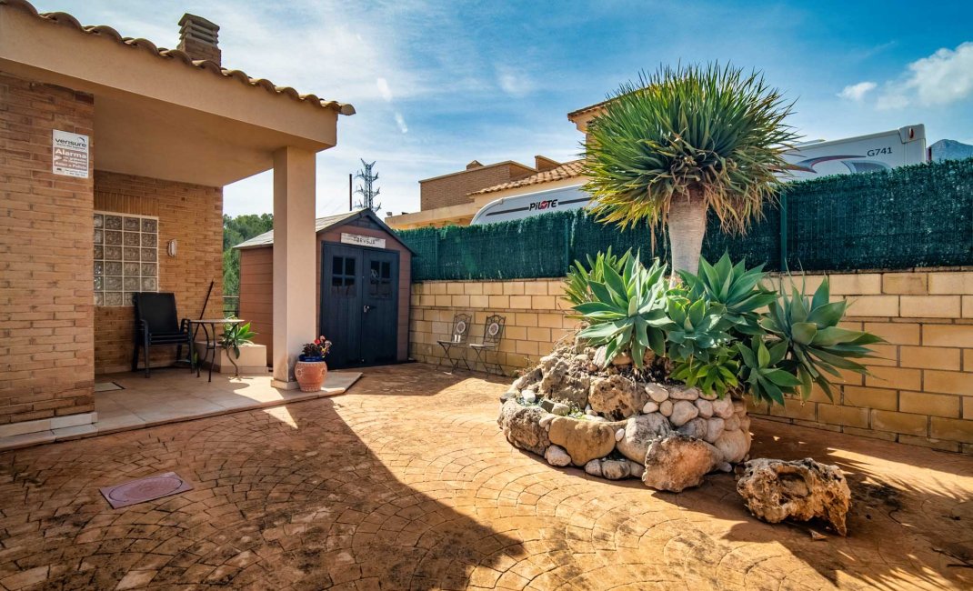 Resale - Villa -
La Nucía - La Alberca