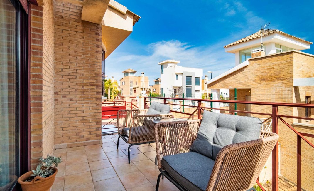 Resale - Villa -
La Nucía - La Alberca