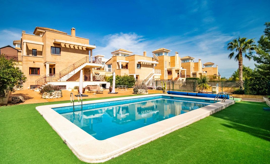 Resale - Villa -
La Nucía - La Alberca