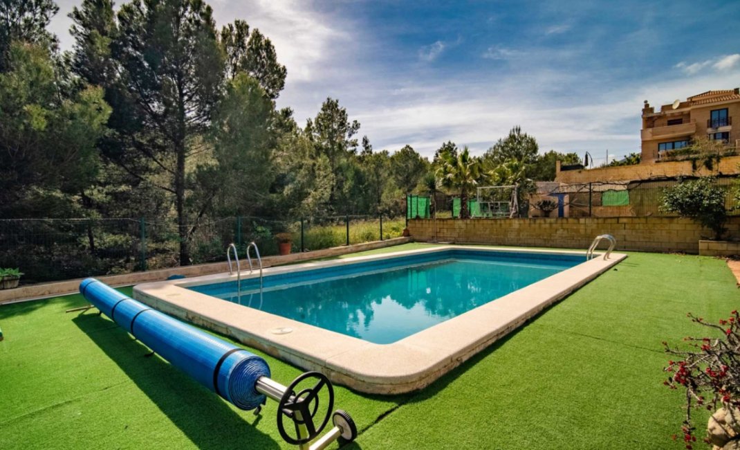 Resale - Villa -
La Nucía - La Alberca