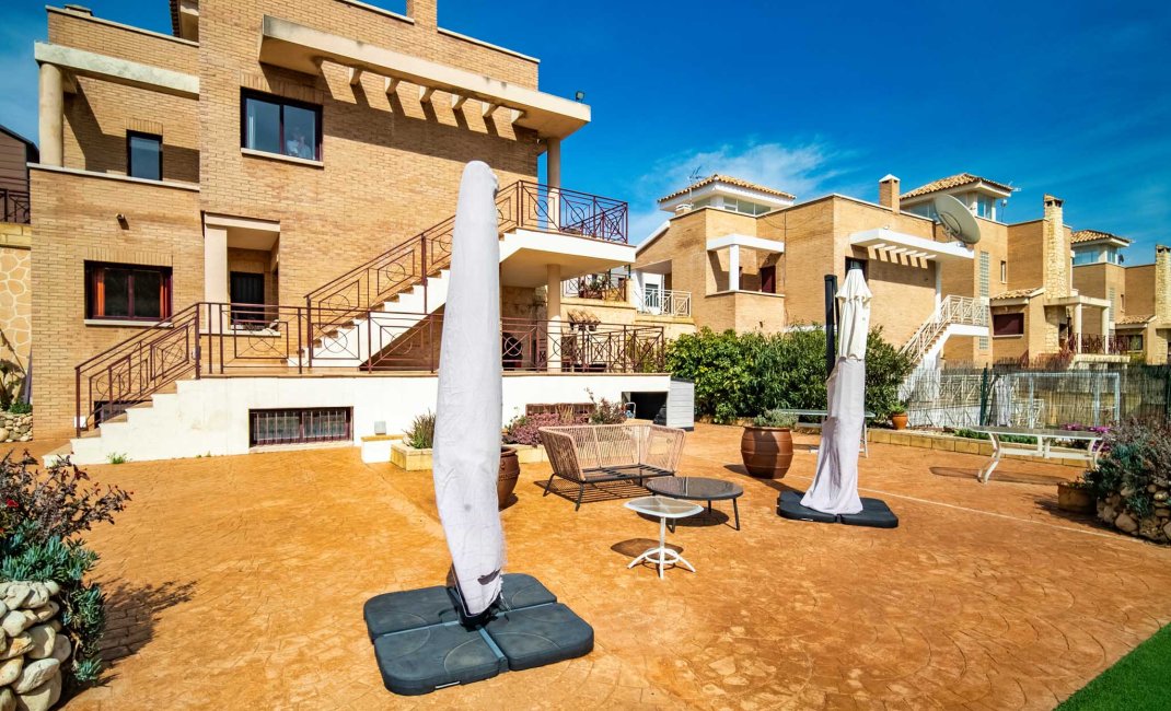 Resale - Villa -
La Nucía - La Alberca