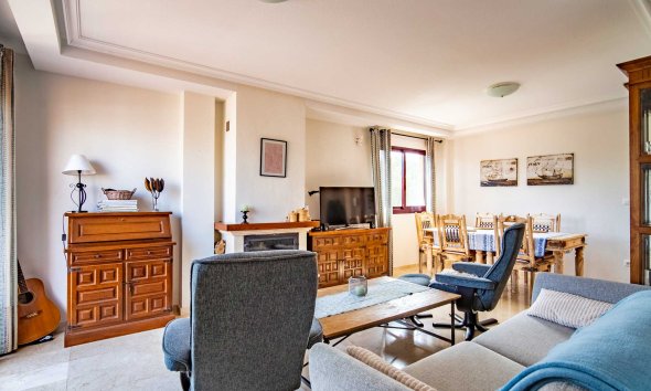 Resale - Villa -
La Nucía - La Alberca