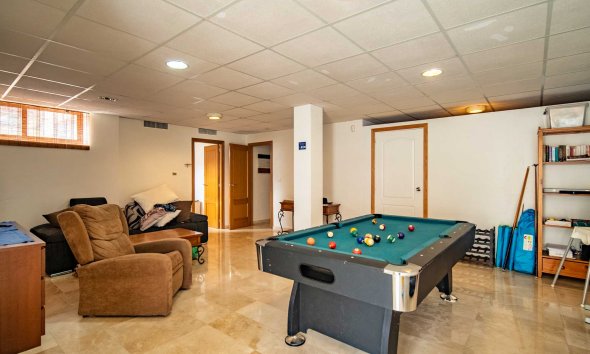 Resale - Villa -
La Nucía - La Alberca