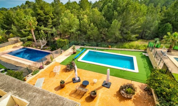 Resale - Villa -
La Nucía - La Alberca