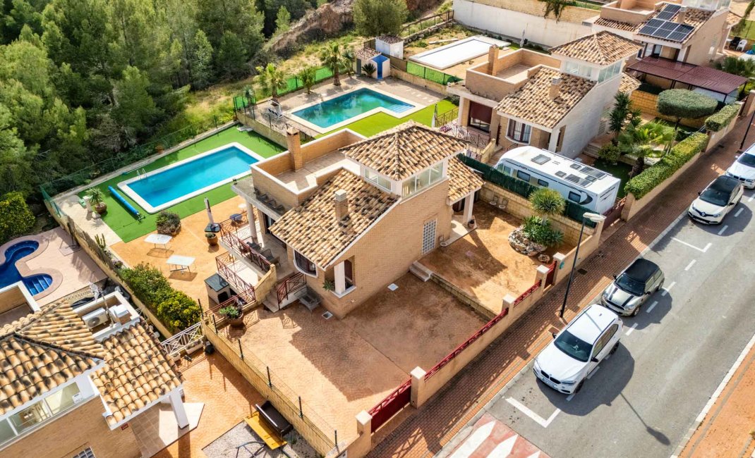 Resale - Villa -
La Nucía - La Alberca