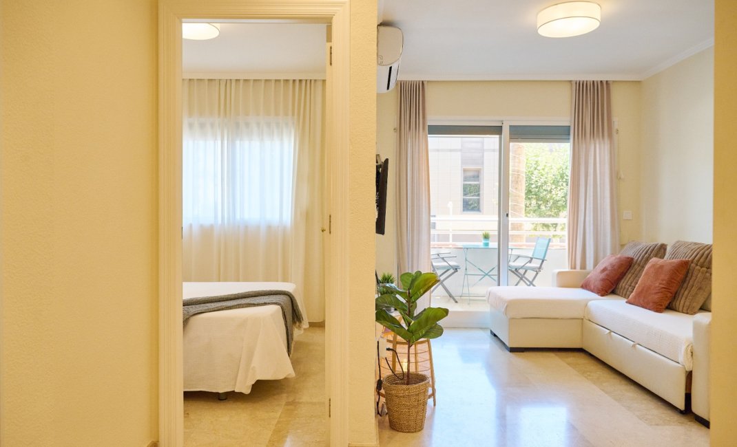 Alquiler corta estancia - Apartamento / Piso -
Albir