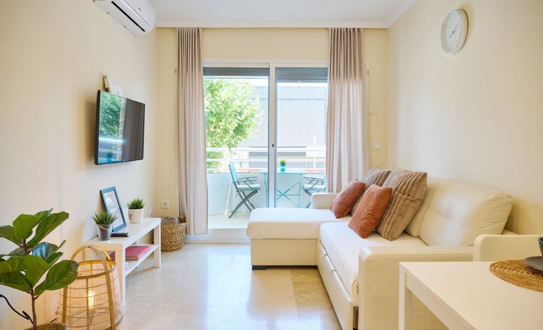 Alquiler corta estancia - Apartamento / Piso -
Albir