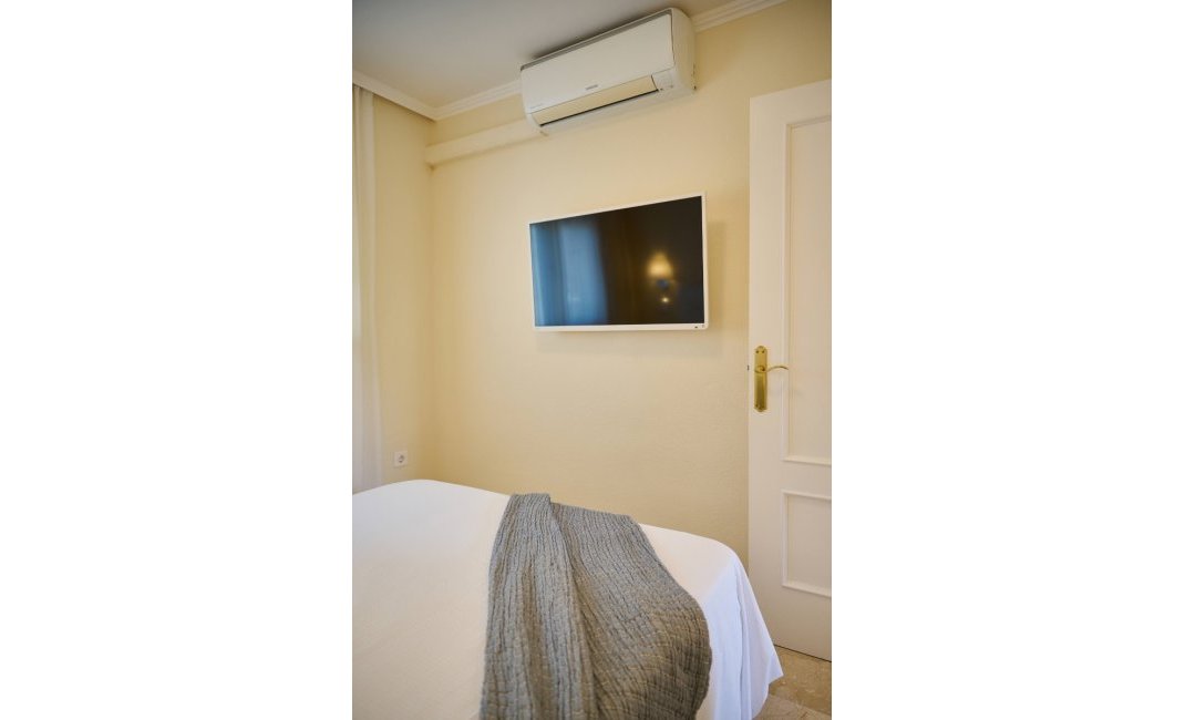 Alquiler corta estancia - Apartamento / Piso -
Albir