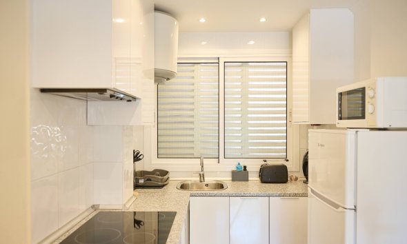 Alquiler corta estancia - Apartamento / Piso -
Albir