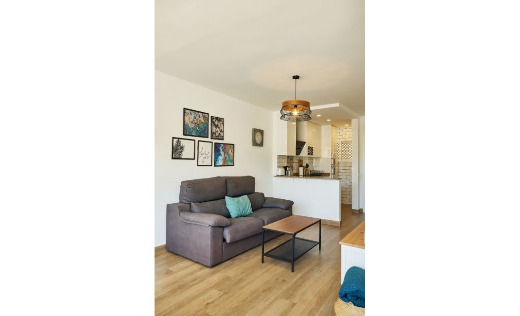 Location à court terme - Appartement -
Albir