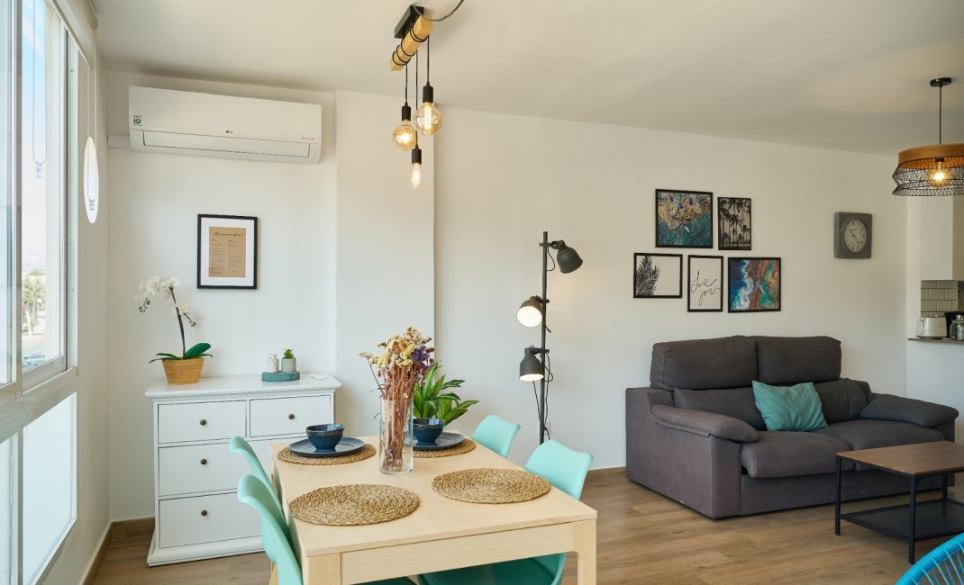 Location à court terme - Appartement -
Albir