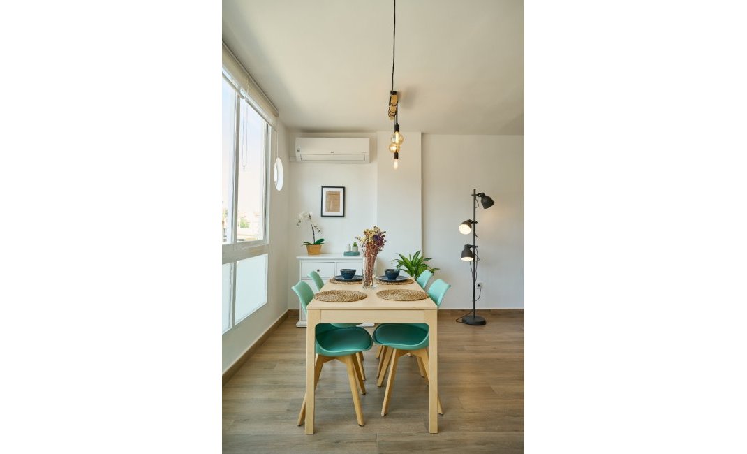 Location à court terme - Appartement -
Albir