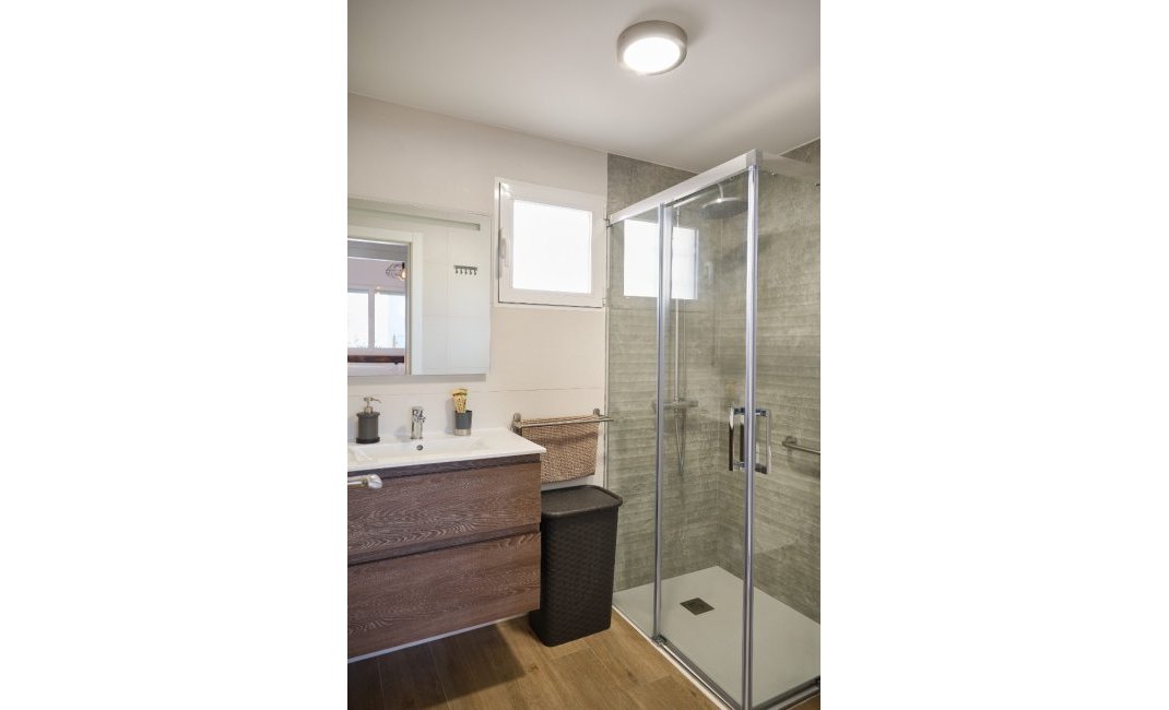 Location à court terme - Appartement -
Albir