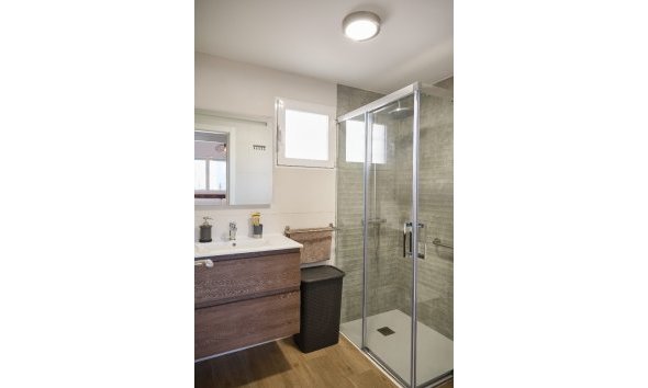 Location à court terme - Appartement -
Albir