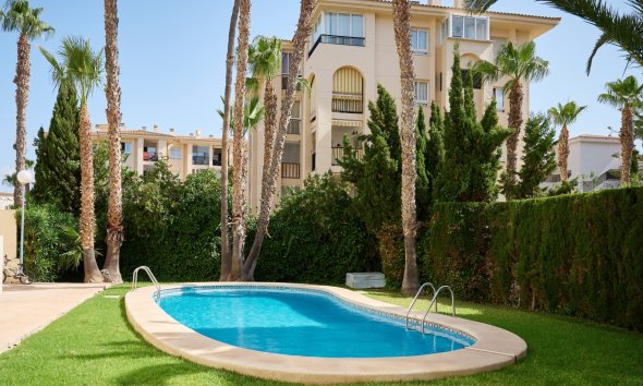 Location à court terme - Appartement -
Albir