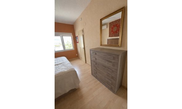 Resale - Apartment / Flat -
Albir