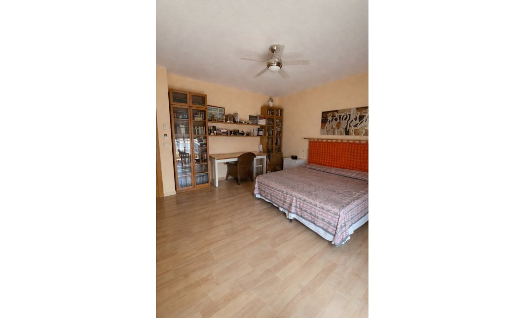 Resale - Apartment / Flat -
Albir