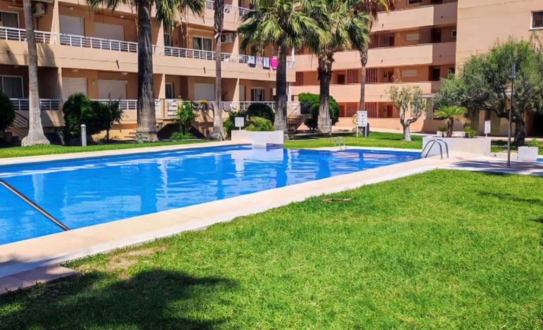 Reventa - Ático -
Albir