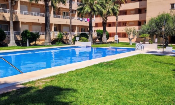 Reventa - Ático -
Albir