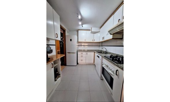 Reventa - Ático -
Albir