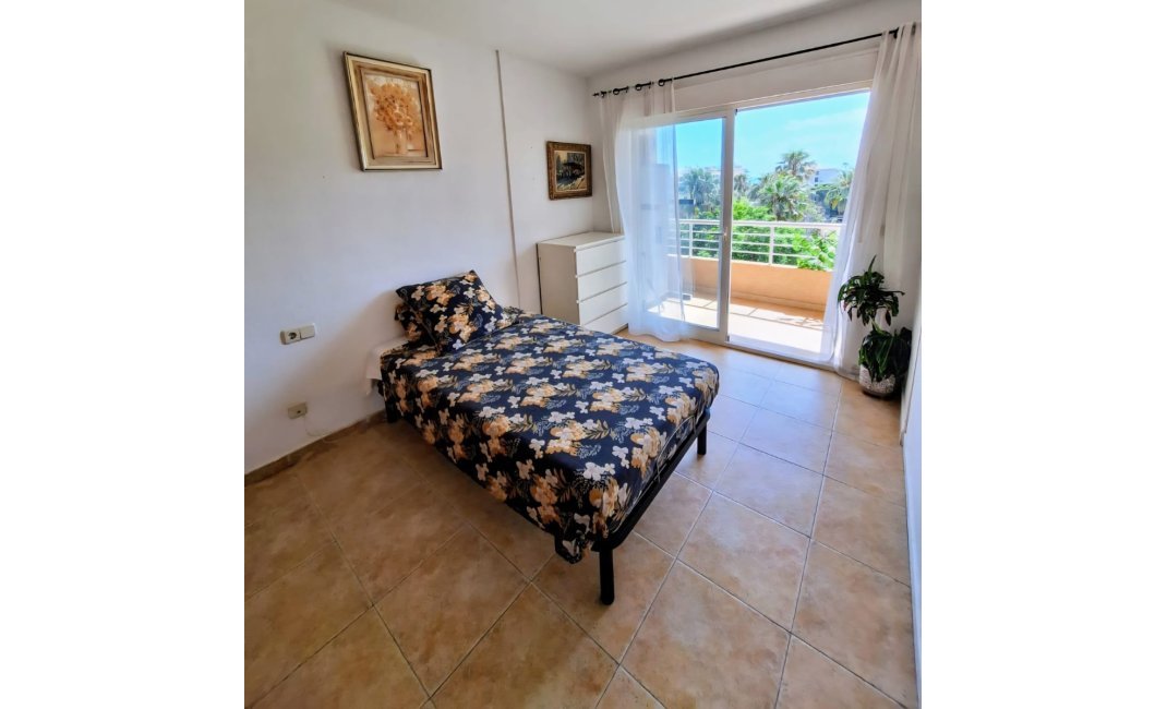 Reventa - Ático -
Albir