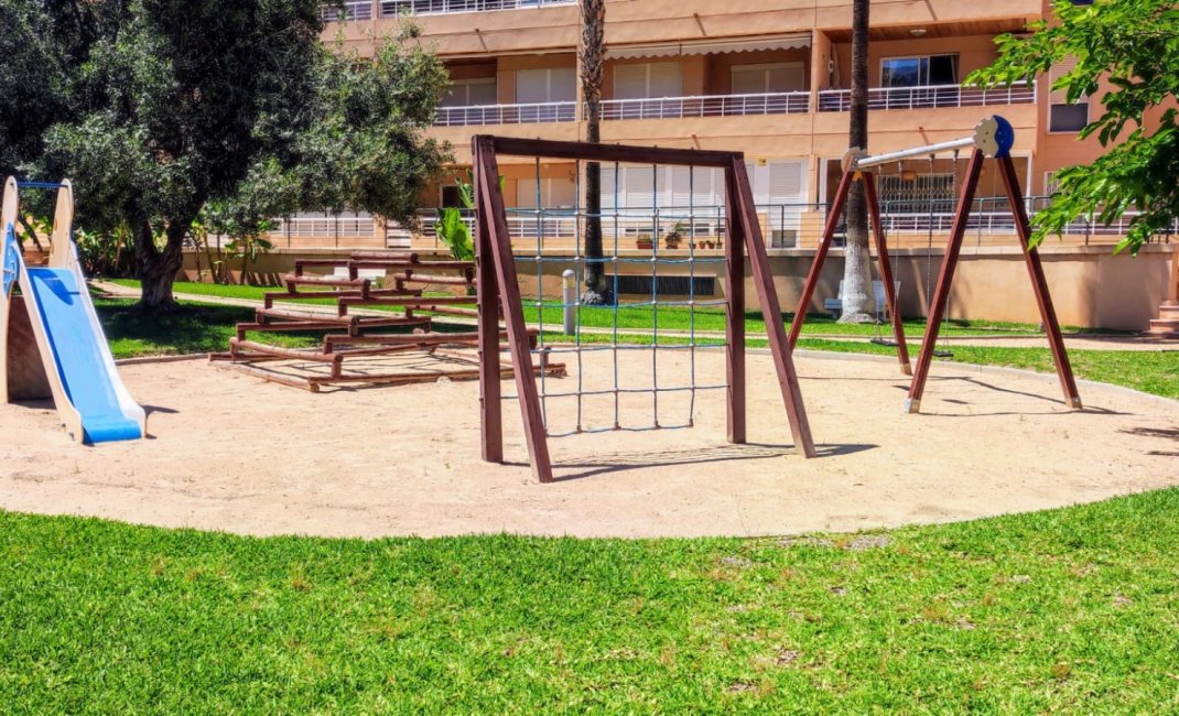 Reventa - Ático -
Albir