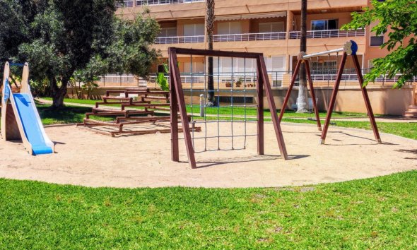 Reventa - Ático -
Albir