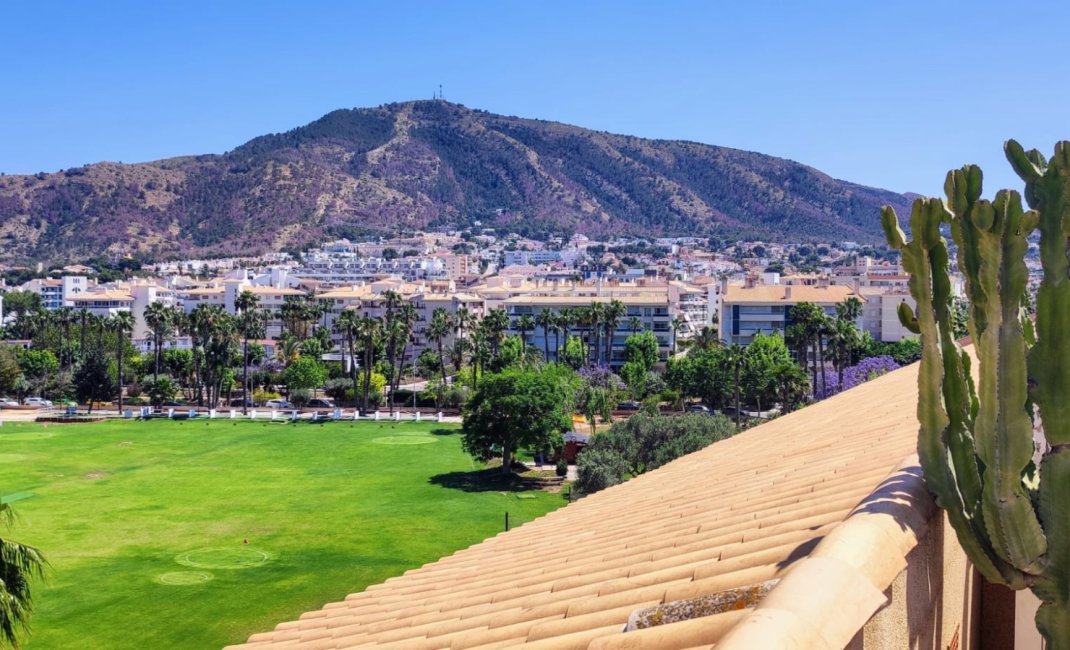 Reventa - Ático -
Albir