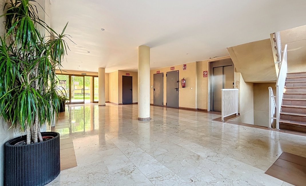 Reventa - Apartamento / Piso -
Albir