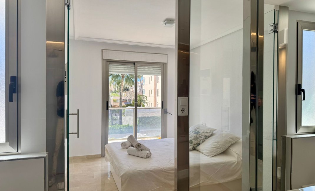 Alquiler corta estancia - Apartamento / Piso -
Albir