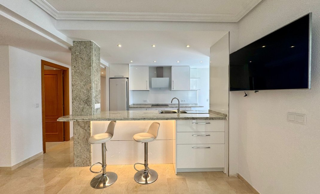 Alquiler corta estancia - Apartamento / Piso -
Albir