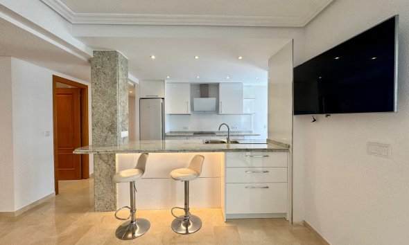 Alquiler corta estancia - Apartamento / Piso -
Albir