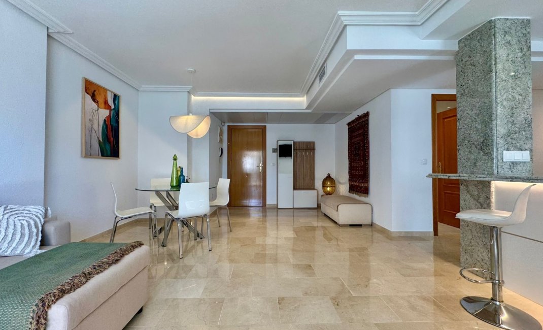 Alquiler corta estancia - Apartamento / Piso -
Albir