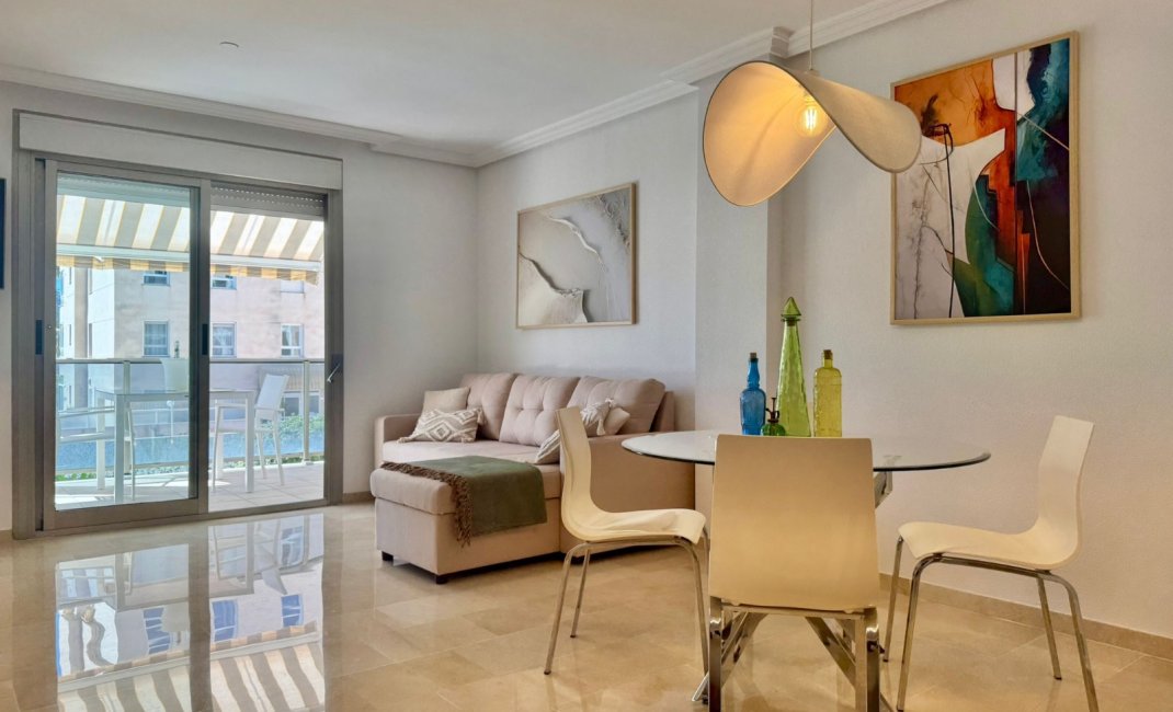 Alquiler corta estancia - Apartamento / Piso -
Albir