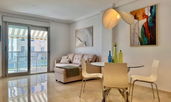 Alquiler corta estancia - Apartamento / Piso -
Albir