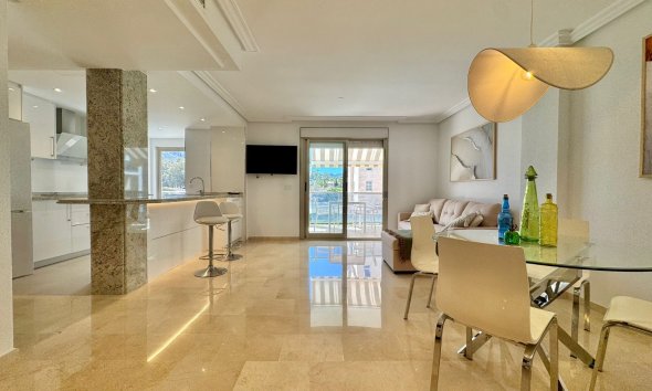 Alquiler corta estancia - Apartamento / Piso -
Albir