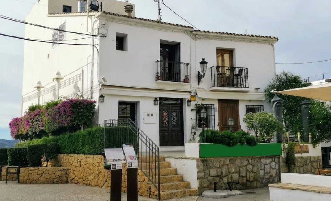 Reventa - Comercial -
Altea