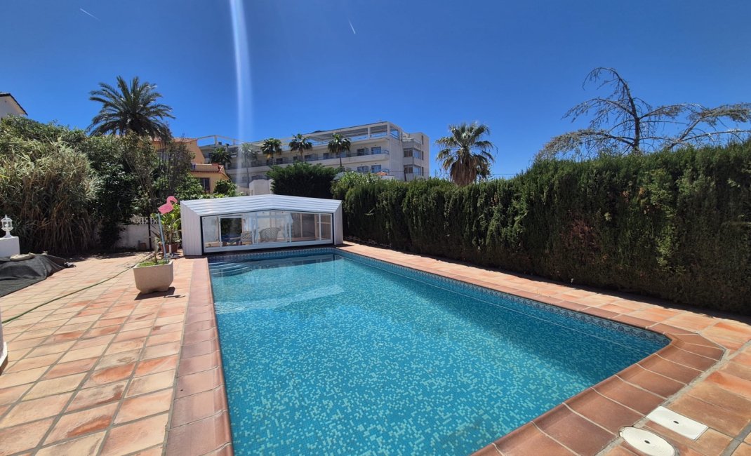 Resale -  Chalet / Villa -
Albir