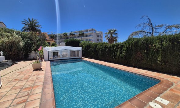 Resale -  Chalet / Villa -
Albir