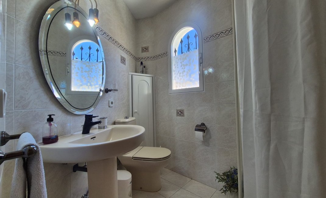 Resale -  Chalet / Villa -
Albir