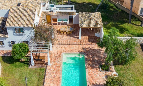 Revente -  Chalet / Villa -
Alfaz del Pi - Alfas del Pí