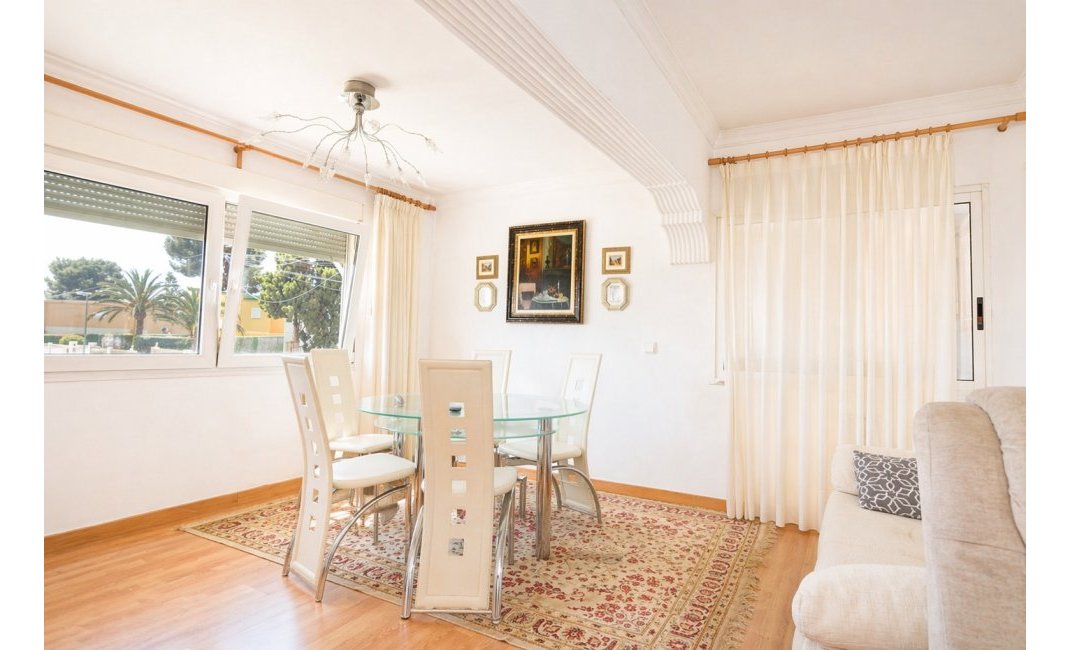 Herverkoop - Chalet / Villa -
La Nucía