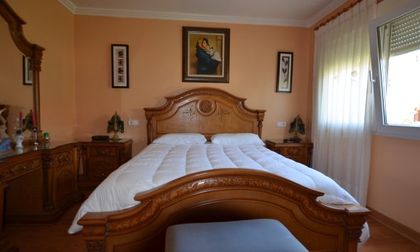 Herverkoop - Chalet / Villa -
La Nucía