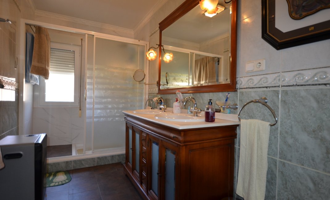 Herverkoop - Chalet / Villa -
La Nucía