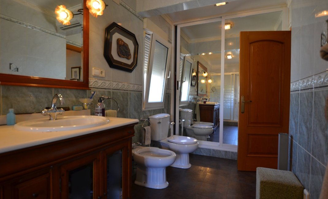 Herverkoop - Chalet / Villa -
La Nucía