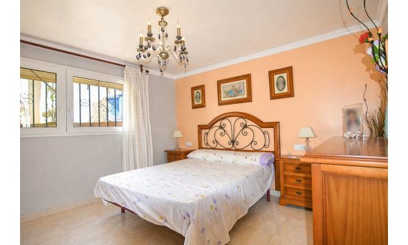 Herverkoop - Chalet / Villa -
La Nucía