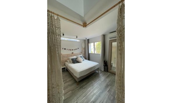 Resale -  Chalet / Villa -
Albir
