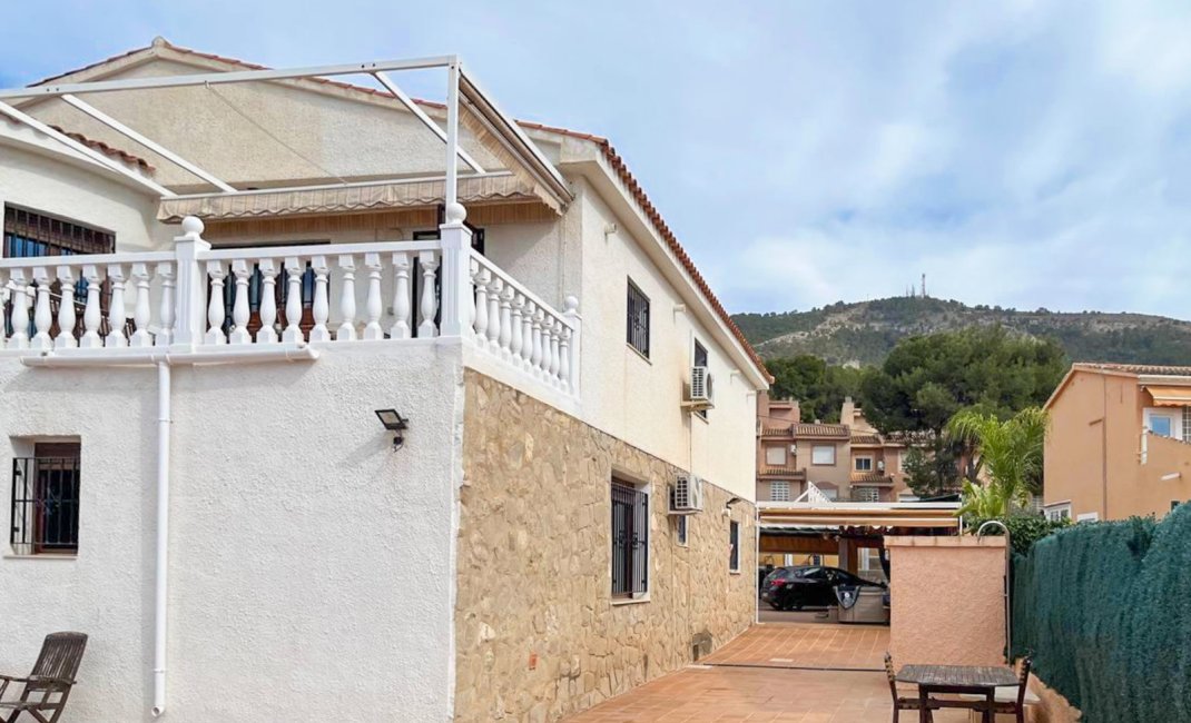 Reventa - Chalet -
Albir