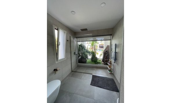 Resale -  Chalet / Villa -
Albir